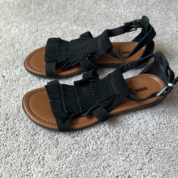 Minnetonka fringe sandals size 5 - Picture 3 of 6